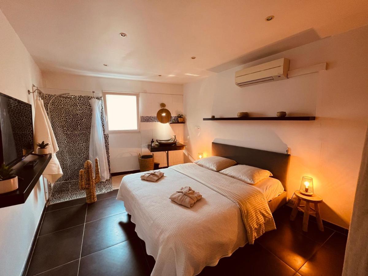 Maison De Village Ecusson - Logement Entier - 160M2 - 4Chambres - Centre Ville - Terrasse - Climatise Νιμ Εξωτερικό φωτογραφία